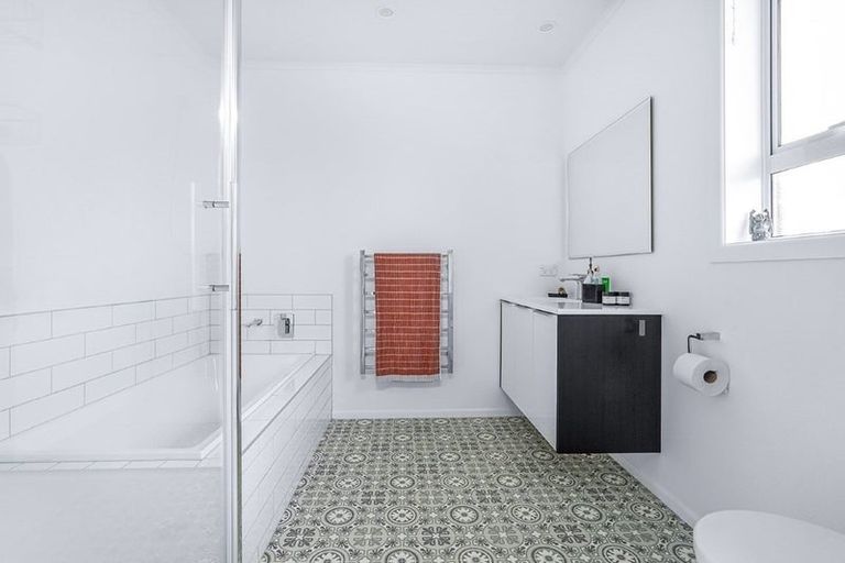 Photo of property in 15 Glenview Terrace, Glenview, Hamilton, 3206