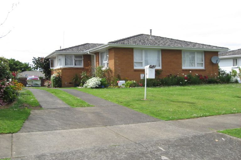 Photo of property in 32 Ilford Crescent, Mangere, Auckland, 2022