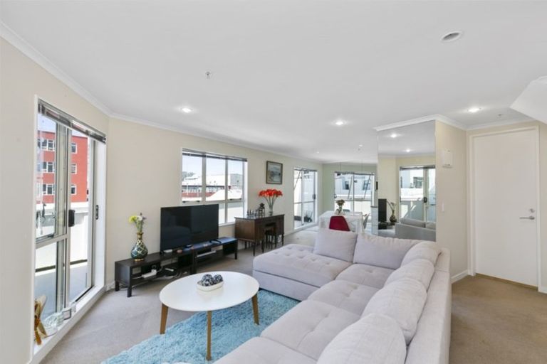 Photo of property in Columbia Apartments, 25/30 Cuba Street, Te Aro, Wellington, 6011