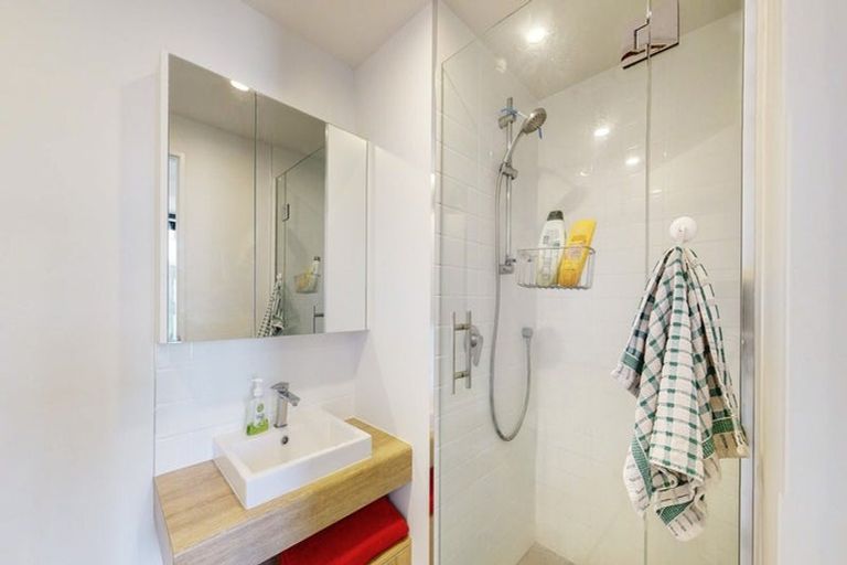 Photo of property in Pinnacle Apartments, W806/160 Victoria Street, Te Aro, Wellington, 6011