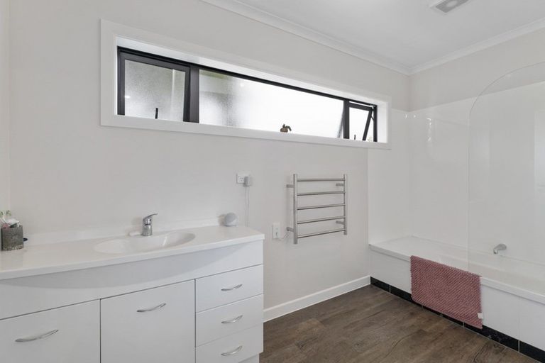 Photo of property in 14 Duncans Way, Otaki Beach, Otaki, 5512