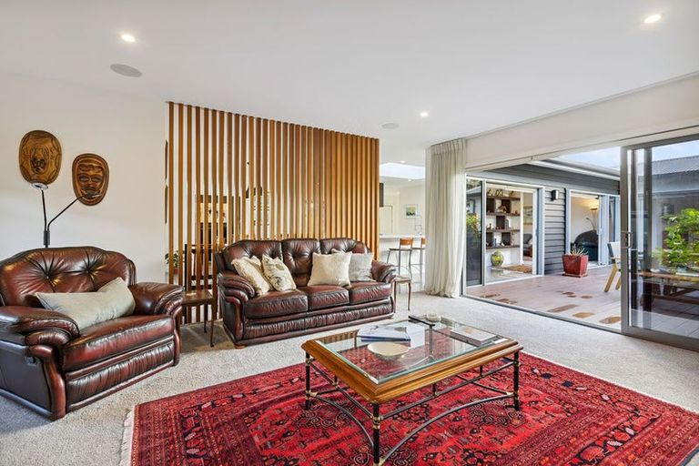 Photo of property in 4 Wentworth Lane, Waiwhakaiho, New Plymouth, 4312