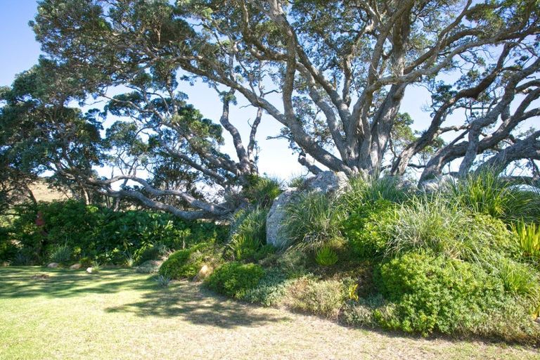 Photo of property in 7 Pye Place, Hot Water Beach, Whitianga, 3591