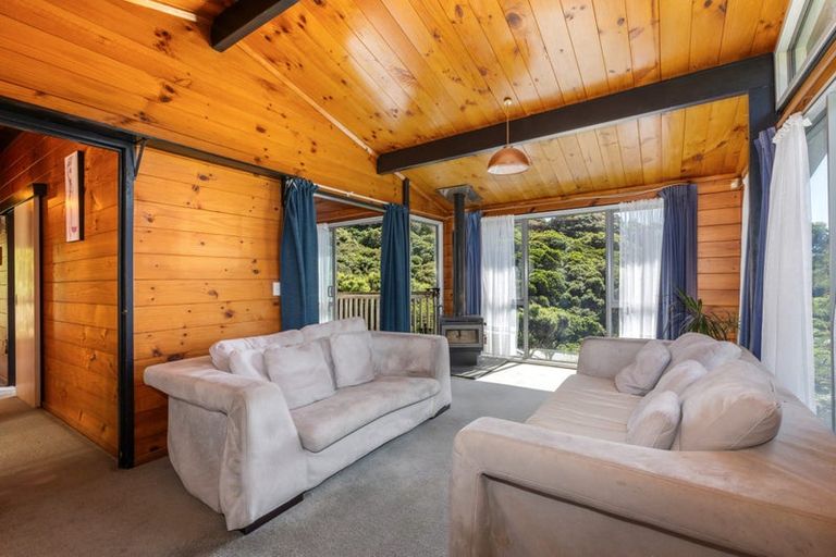 Photo of property in 6 Rawhiti Road, Pukerua Bay, 5026