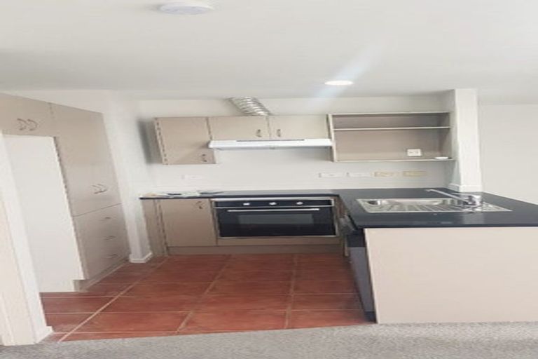 Photo of property in 52 Woodbank Drive, Glen Eden, Auckland, 0602