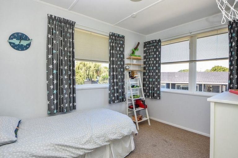 Photo of property in 10 Fairbrother Street, Carterton, 5713