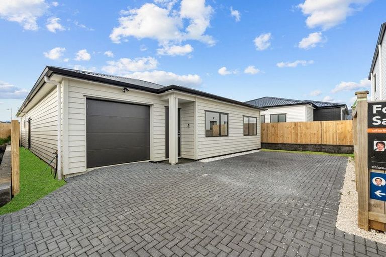 Photo of property in 4b Tidal Road, Karaka, Papakura, 2113