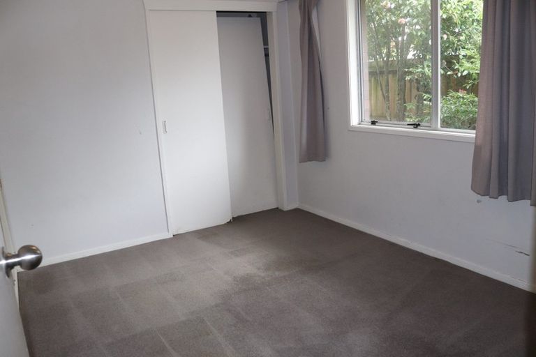 Photo of property in 2/199 Henderson Valley Road, Henderson, Auckland, 0612