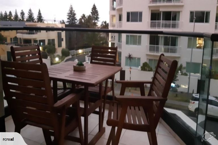 Photo of property in 2/6 Marine Parade, Mount Maunganui, 3116