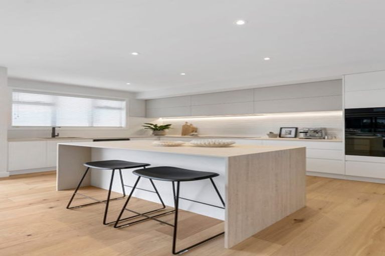 Photo of property in 9a Kowhai Street, Tawa, Wellington, 5028