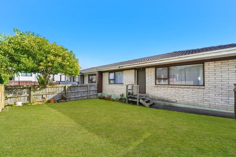 Photo of property in 2/64 Weymouth Road, Manurewa, Auckland, 2102