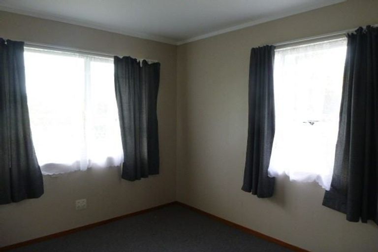 Photo of property in 1 Yates Street, Otaki Beach, Otaki, 5512