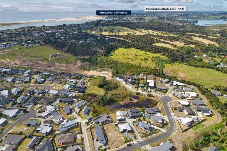 Photo of property in 17 Northcoast Place, Mangawhai Heads, Mangawhai, 0505
