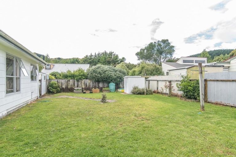 Photo of property in 86 Aorangi Road, Paraparaumu, 5032