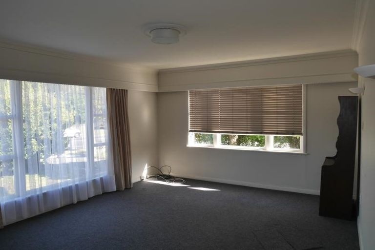 Photo of property in 185 Stokes Valley Road, Stokes Valley, Lower Hutt, 5019
