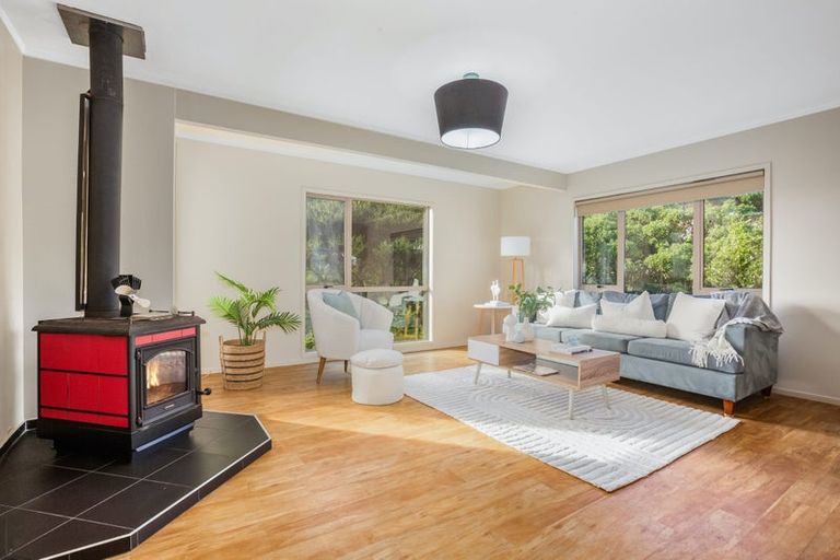 Photo of property in 4 Te Kura Road, Pukerua Bay, 5026