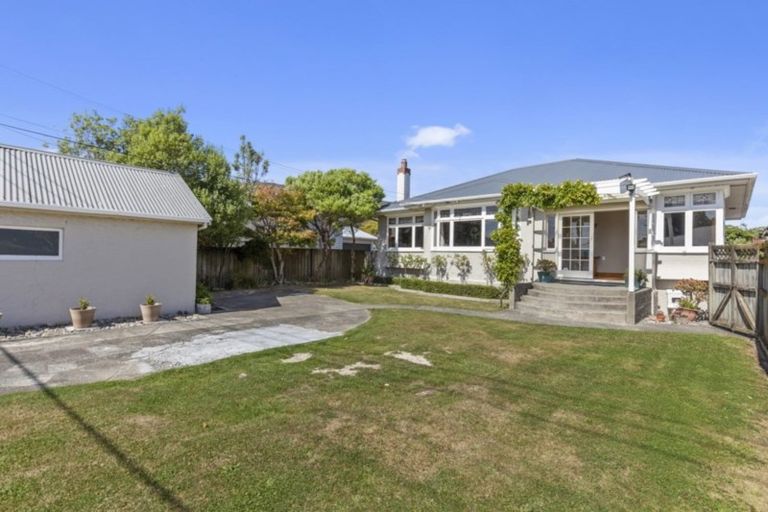 Photo of property in 15 Brasell Street, Fairfield, Lower Hutt, 5011