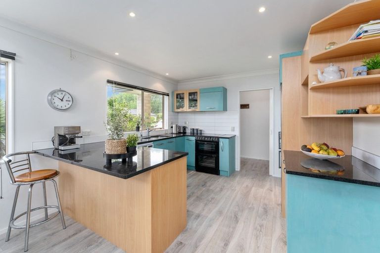 Photo of property in 24 Harry Shaw Way, Raumati South, Paraparaumu, 5032