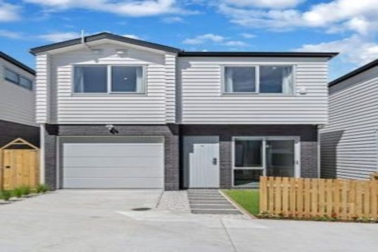 Photo of property in 9 Edgerton Road, Te Atatu Peninsula, Auckland, 0610