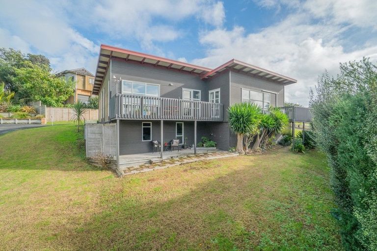 Photo of property in 7 Empressa Heights, Helensville, 0800