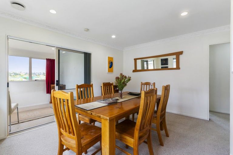 Photo of property in 64 Whitford Road, Botany Downs, Auckland, 2014