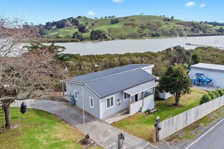 Photo of property in 133 Wharf Road, Port Albert, Wellsford, 0973