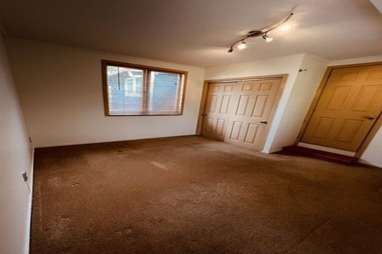 Photo of property in 14 Avonleigh Road, Green Bay, Auckland, 0604