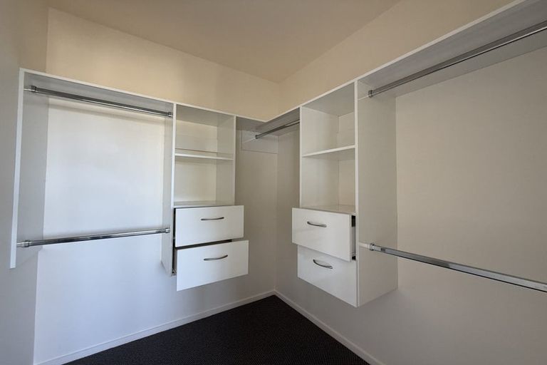 Photo of property in 24c Bradbury Road, Botany Downs, Auckland, 2010