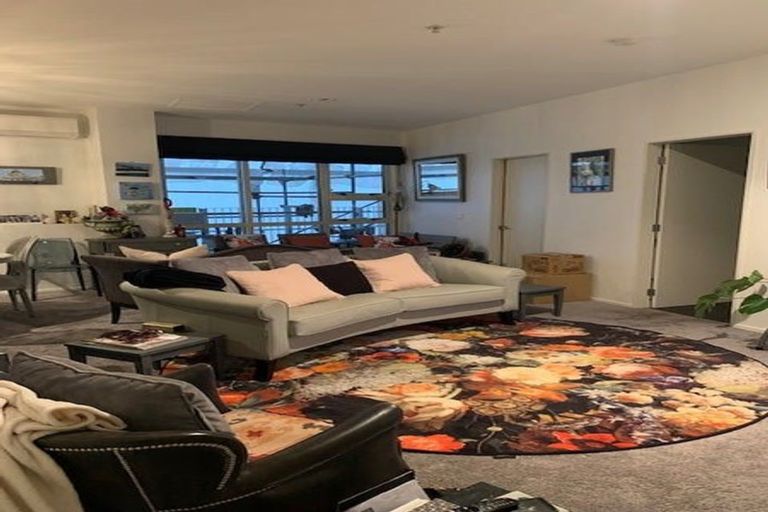 Photo of property in Stadium Garden Flats, 411/107 Thorndon Quay, Pipitea, Wellington, 6011