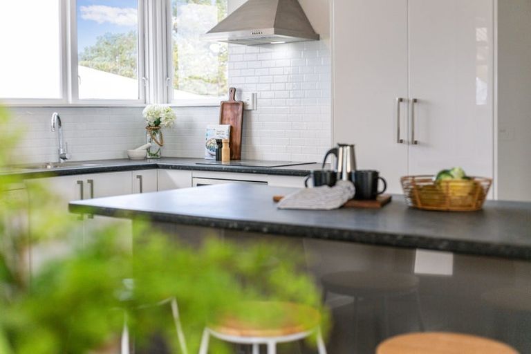 Photo of property in 32 Beauzami Crescent, Ascot Park, Porirua, 5024