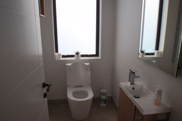 Photo of property in 6 Whiterock Lane, Richmond Hill, Christchurch, 8081