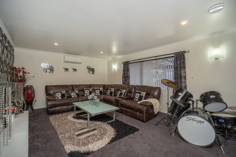 Photo of property in 155 Schnell Drive, Kelvin Grove, Palmerston North, 4414