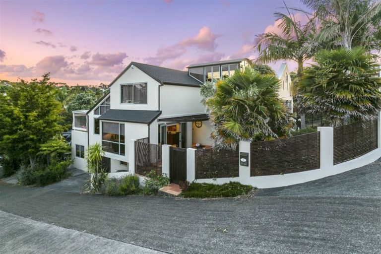 Photo of property in 2/14 Hastings Road, Mairangi Bay, Auckland, 0630