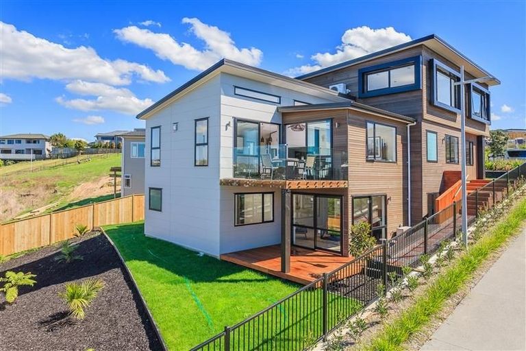 Photo of property in 36 Caldera Drive, Long Bay, Auckland, 0630