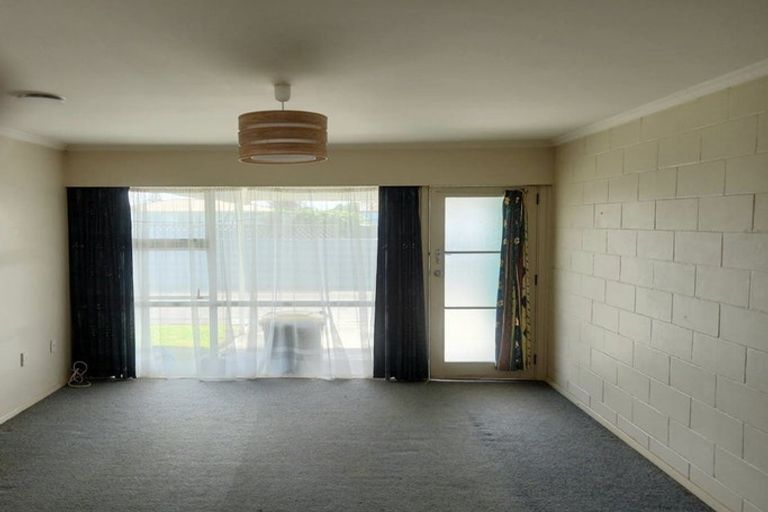 Photo of property in 6/6 Russell Street, Feilding, 4702