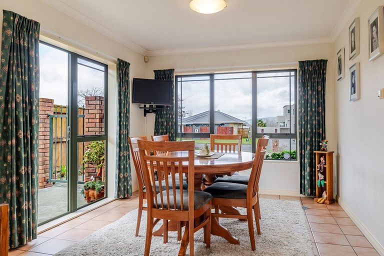 Photo of property in 62 Royal Oak Drive, Kelvin Grove, Palmerston North, 4414