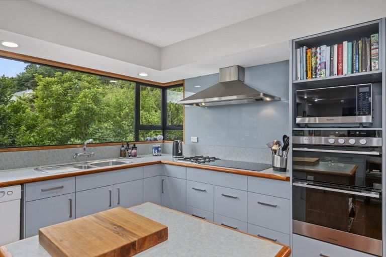 Photo of property in 5 Milton Terrace, Picton, 7220