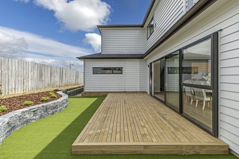 Photo of property in 15 Bela Vista Boulevard, Swanson, Auckland, 0614