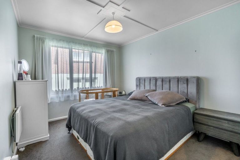 Photo of property in 246 Marine Parade, Bluff, 9814