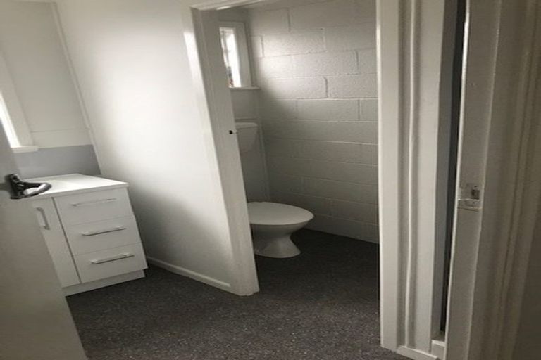 Photo of property in 2/2 Camrose Place, Ilam, Christchurch, 8041