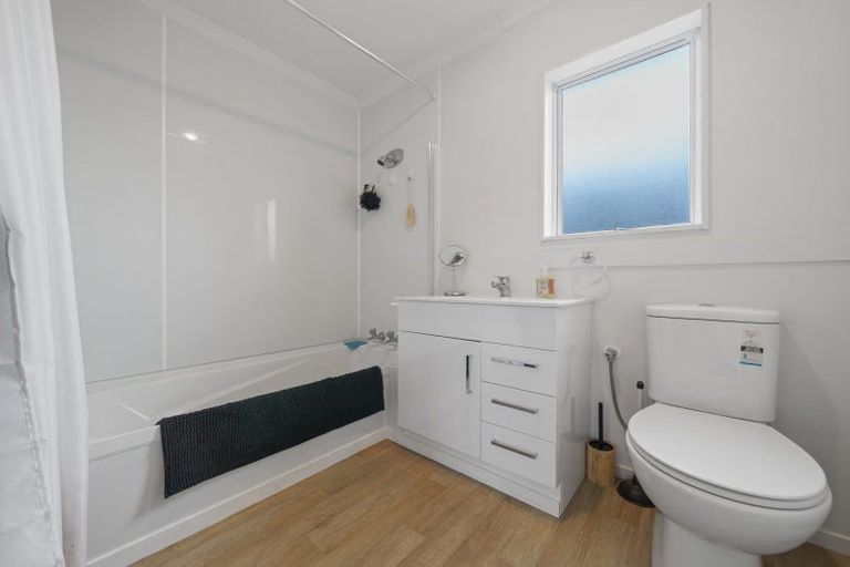 Photo of property in 60 Newton Place, Westbrook, Palmerston North, 4412