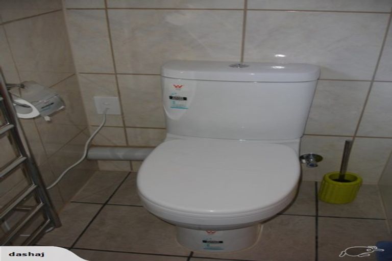 Photo of property in 1/17 Beulah Avenue, Rothesay Bay, Auckland, 0630