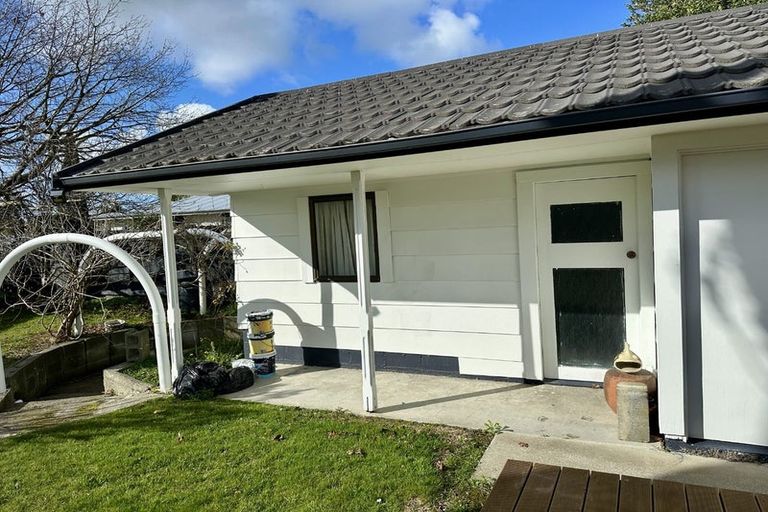 Photo of property in 58 Rhodes Drive, Kelvin Grove, Palmerston North, 4414