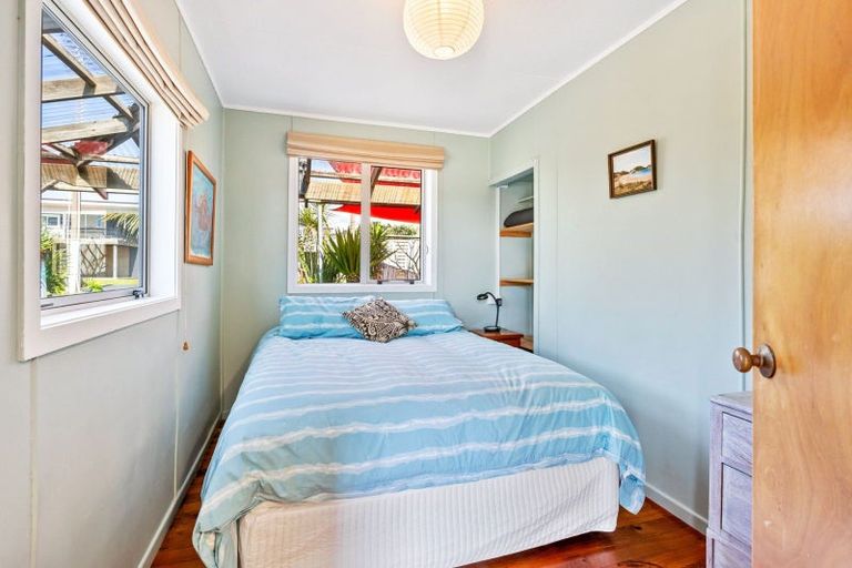 Photo of property in 10 Hall Road, Pataua North, Whangarei, 0175