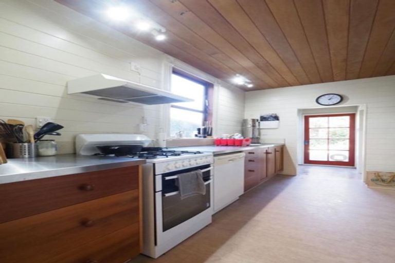 Photo of property in 16 Caroline Street, Mount Victoria, Wellington, 6011