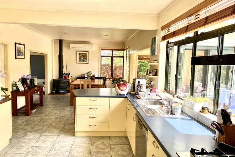 Photo of property in 21 Macnay Way, Murrays Bay, Auckland, 0630