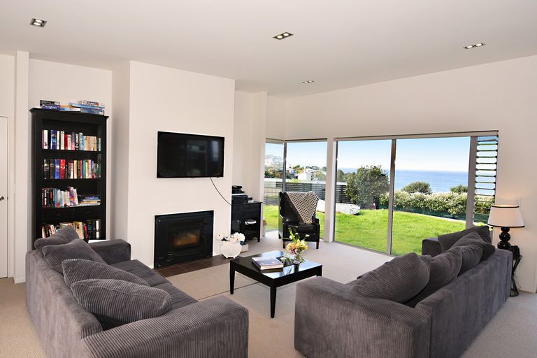 Photo of property in 22 Wonderview Road, Leigh, 0985