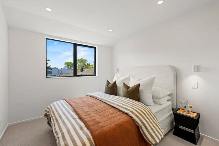 Photo of property in 1/60 Innes Road, 8014