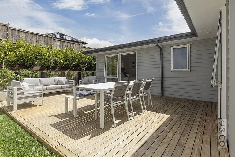 Photo of property in 31 Pitoitoi Drive, Riverhead, 0820