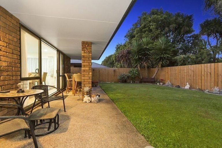 Photo of property in 64 Nielsen Gardens, Rototuna, Hamilton, 3210